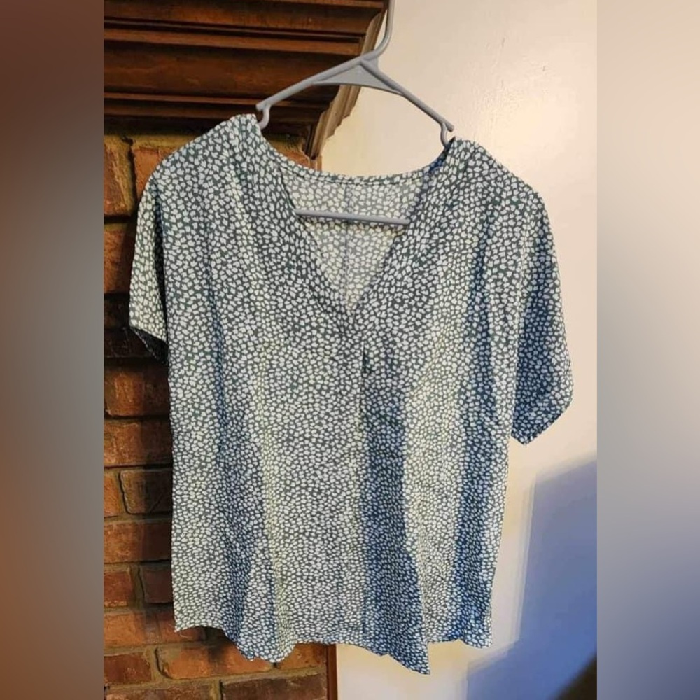 Green & White Boutique Blouse